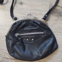 Дамска чанта естествена кожа , снимка 1 - Чанти - 42674533