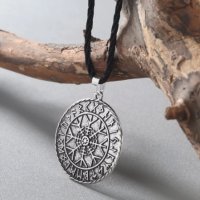 Викингски медальон с руни, слънце и чукът на Тор, снимка 3 - Колиета, медальони, синджири - 40541774