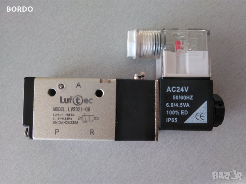 Пневматичен разпределител 1/4 с 1-бобина тип 3/2 LUFTEC, снимка 1