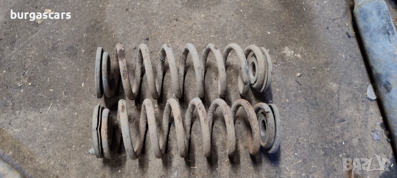 Пружини задни Vw Touran - 30лв, снимка 1