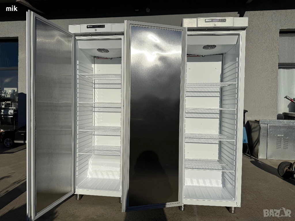 Професионален хладилник Gram , снимка 1