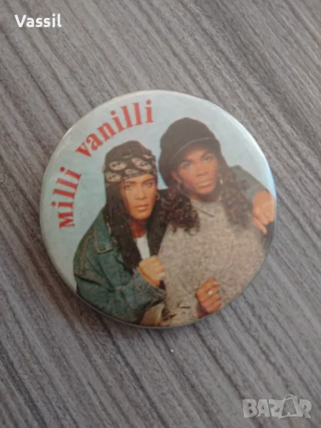 Vintage значки 11 поп рок Police Thompson Def Leppard Duran Bowie Vanilli, снимка 1