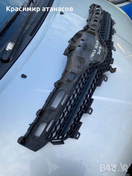 Решетка предна броня за Тойота корола версо.53111-0F030.2006-2008г, снимка 1