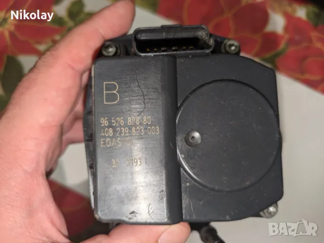 Дроселова клапа VDO 96 526 828 80 Peugeot / Citroen 2.0 16 v 136 кс , снимка 2 - Части - 47857138