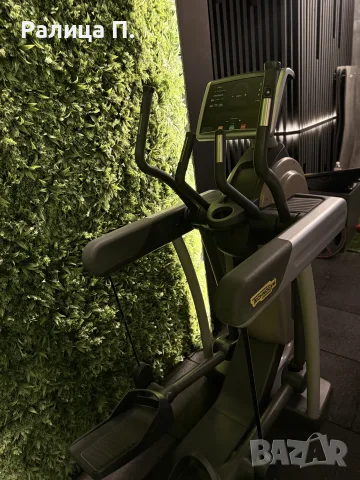 Technogym VARIO – Професионален елиптик (премиум клас)