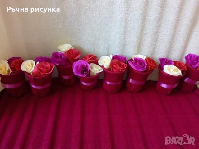 Вазичка с букетче три рози за 2лв, снимка 1 - Декорация за дома - 31598543