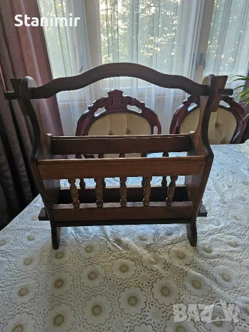 Дървена поставка за вестници, списания, плочи 