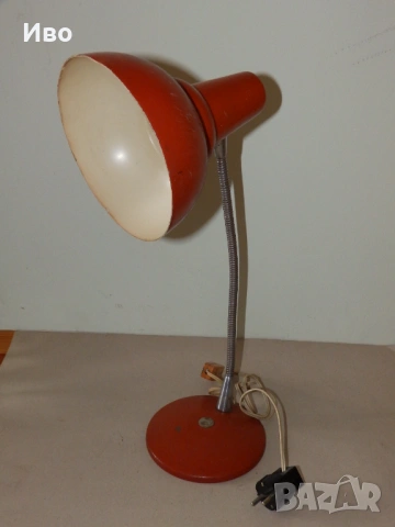 Стара настолна лампа