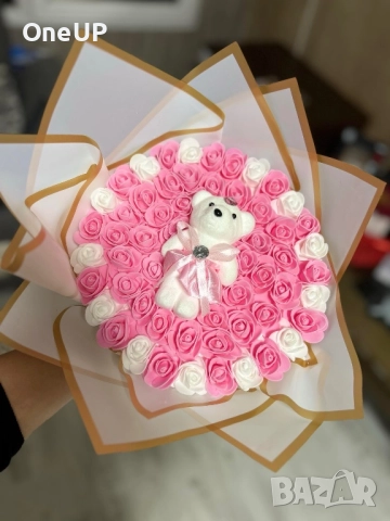 Подаръчни кутии и букети с рози, снимка 7 - Изкуствени цветя - 52393772