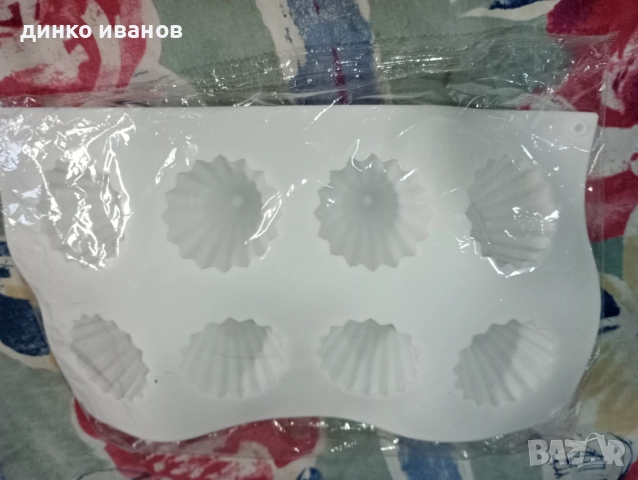 Чисто нов силиконов молд елхички , снимка 2 - Форми - 52646289