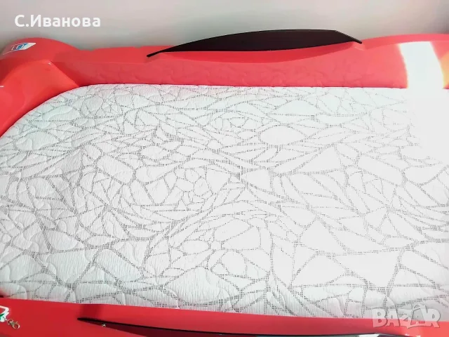 2 броя оригинални детски легла-кола Biturbo – червени. Всяко от тях е с матрак.  Дизайн на истински , снимка 6 - Спални и легла - 55735966