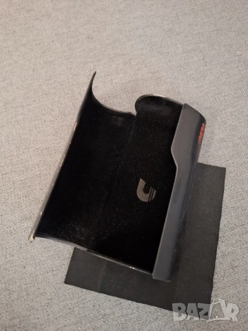 Твърд калъф за слънчеви очила Carrera , снимка 2 - Слънчеви и диоптрични очила - 51426129