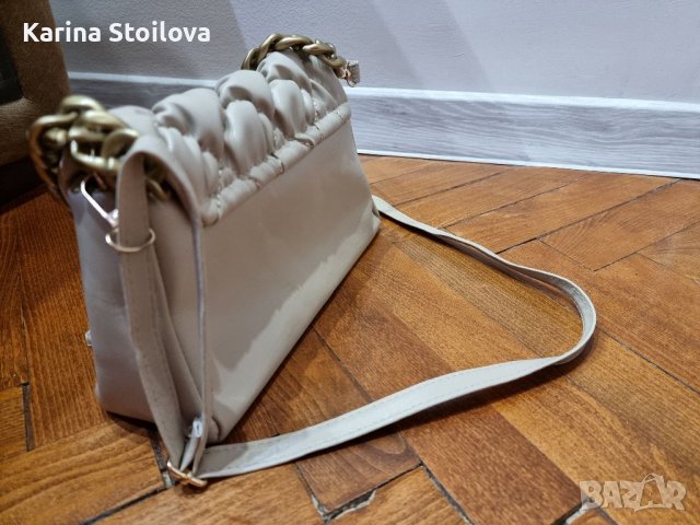 Дамска бежово малка чанта , снимка 2 - Чанти - 39558468