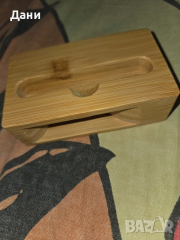 Дървена поставка за телефон , снимка 2 - Селфи стикове, аксесоари - 54325236