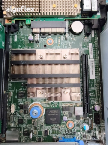 Сървър Lenovo ThinkSystem SR650 12LFF 2*Xeon Gold 6230 64GB 930-16i, снимка 7 - Работни компютри - 54122274