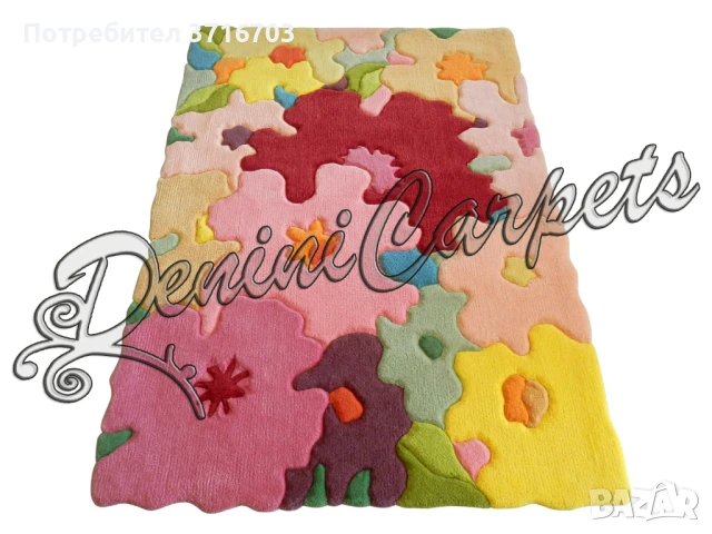 Луксозен вълнен килим с цветя.  Дебелина 18мм. Размер 1,80/1,30м. 