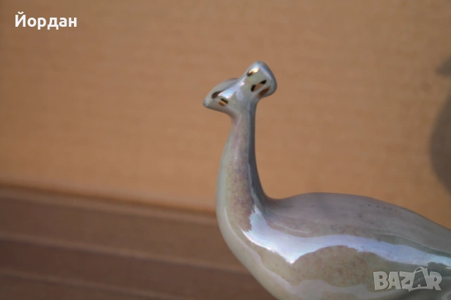 Порцеланов паун гр.Разград, снимка 2 - Колекции - 53877412