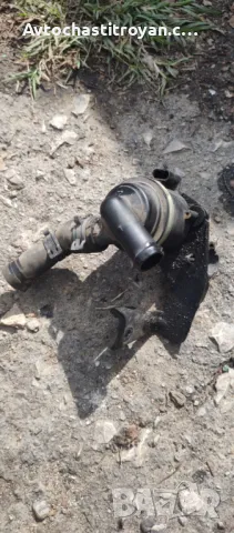 Водна помпа Ауди А4 б8 2.0тди 143к.с - 03L 965 561 A, снимка 2 - Части - 47305295