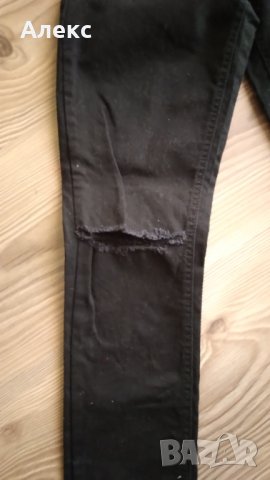 H&M - дънки с накъсан ефект 9-10г, снимка 5 - Детски панталони и дънки - 37521693