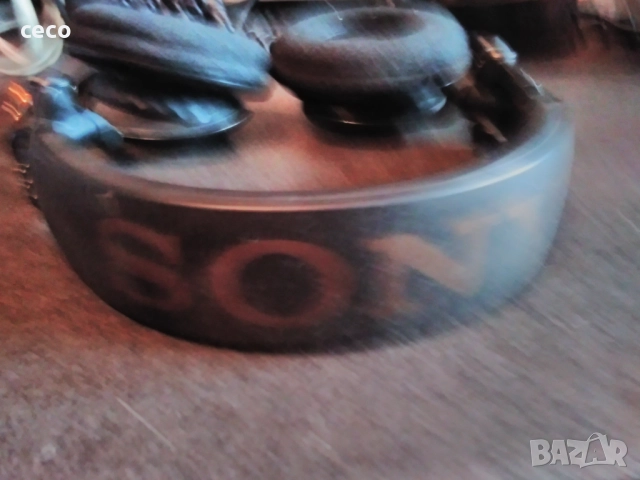 SONY , снимка 2 - Слушалки и портативни колонки - 51788941