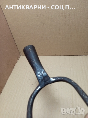 Стара Ръчно Кована Двурога Вила За Сено 0.600кг., снимка 6 - Антикварни и старинни предмети - 52595783