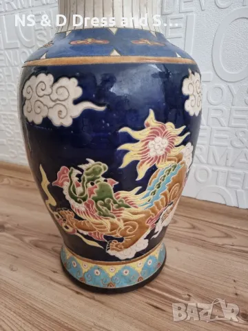 Амфорна Ваза ръчно рисувана Порцеланова , снимка 4 - Вази - 47323383