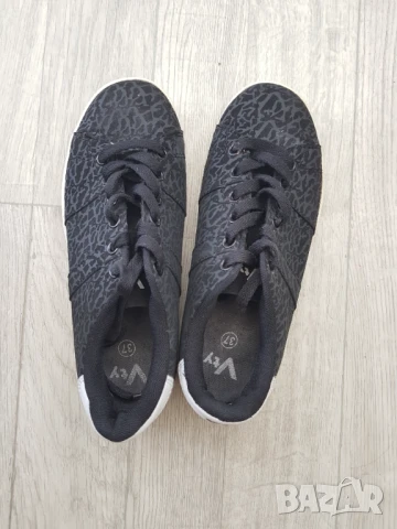 Черни кецове Vty 37, снимка 2 - Маратонки - 26610429