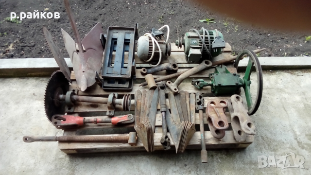 Продавам ел.мотори трифазни и други резервни части 