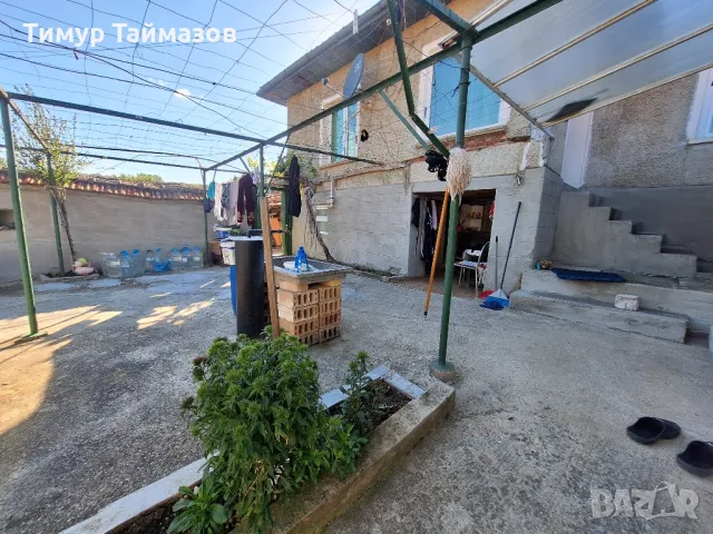Голяма просторна къща и голям двор , снимка 9 - Къщи - 50245364