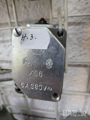 Чешки краен изключвател, крайни изключвател KS6 F 01 с мини бутон червен 1 нормално з.конт - 6А380V~, снимка 1 - Резервни части за машини - 39551967
