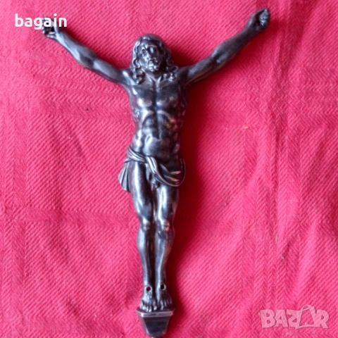 Сребърно православно разпятие.