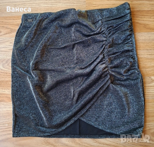 Чисто нова пола Pull&Bear 