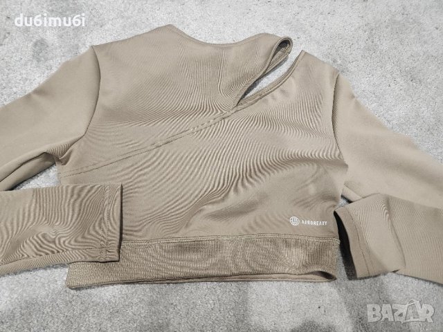 Спортен топ Adidas, снимка 4 - Корсети, бюстиета, топове - 39662425