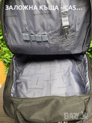 Раница Trussardi Jeans – отлично състояние, снимка 4 - Раници - 54236680