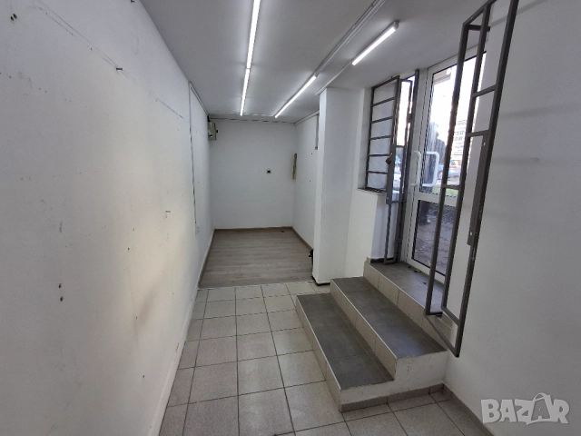 Магазин/офис под наем до поликлиниката на Цар Освободител, снимка 3 - Магазини - 52410245