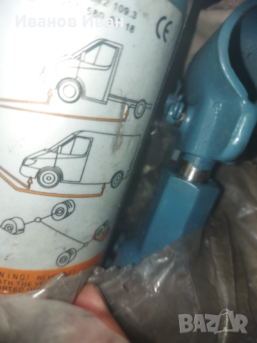 Хидравличен крик от Мерцедес Спринтер , снимка 2 - Части - 52442402
