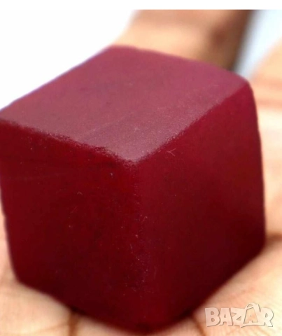   Голям рубин камъкът на страстта, любовта и властта 144  карата със сертификат.