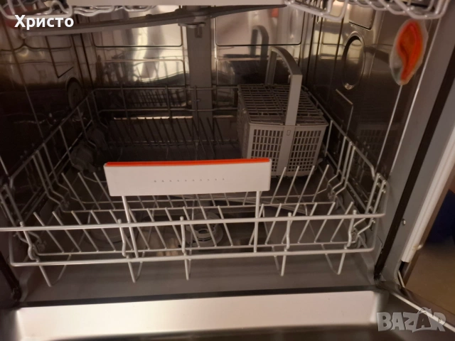 Съдомиялна машина Bosch, снимка 3 - Съдомиялни - 54031433