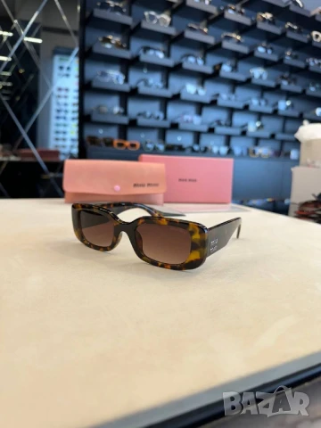 очила с черен обикновен калъф с ув защита ray ban miu miu , снимка 17 - Слънчеви и диоптрични очила - 50731613