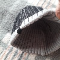 Зимна шапка черно и сиво, снимка 3 - Шапки - 39325670