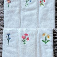 Комплект хавлиени кърпи с Бродерия - 3бр., хавлии с цветя, снимка 2 - Хавлиени кърпи - 44421136