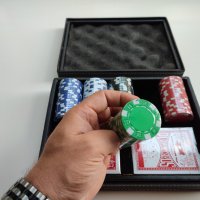 НОВО! Покер комплект с 100 чипа и две тестета карти в луксозна кожена кутия, снимка 4 - Карти за игра - 37012726