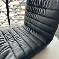 Черна кожена седалка за бар стол, снимка 2 - Столове - 44575687