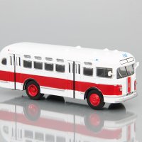 ЗИС-155 градски автобус 1949 - мащаб 1:72 на DeAgostini моделът е нов в блистер, снимка 1 - Колекции - 42730447