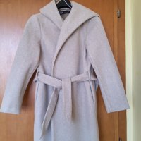 Леко палто  ZARA с качулка, снимка 1 - Палта, манта - 42792032