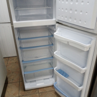 Сив хладилник с горна камера Indesit  2 години гаранция!, снимка 4 - Хладилници - 44756114