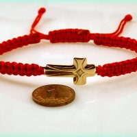 златен кръст, нов модел, в гривна червен конец, снимка 3 - Гривни - 30577241