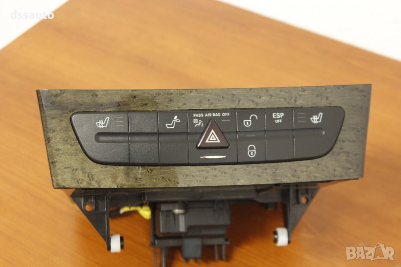 Панел с бутони Mercedes W211 A2116800552 E320 E500, снимка 1