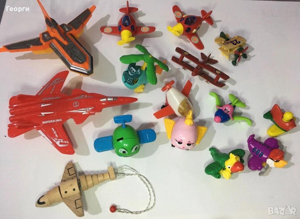 Лот самолетчета от различни серии и от Киндер от Италия., снимка 1