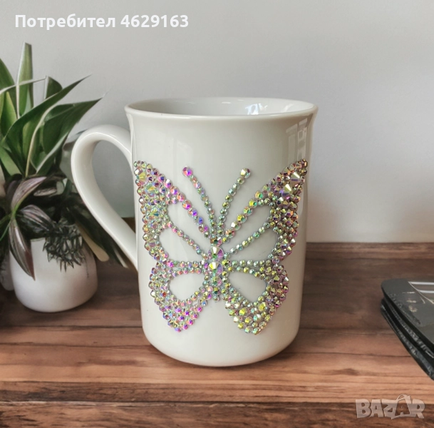 Чаша декорирана с кристали, снимка 1